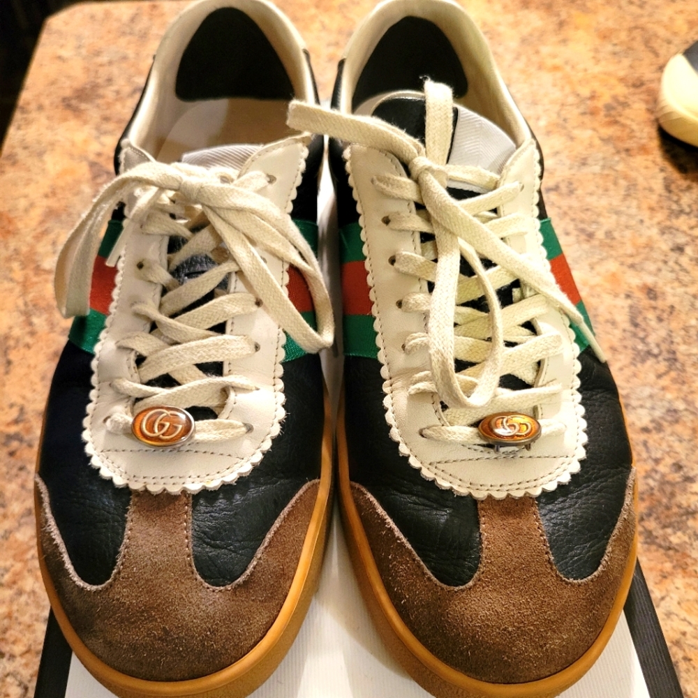Gucci leather sneakers